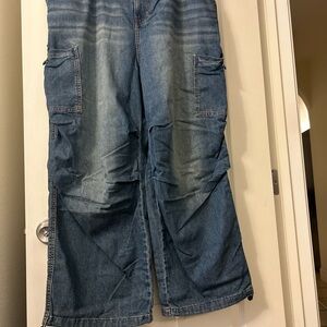 Divided Women’s Relaxed Cargo Jeans